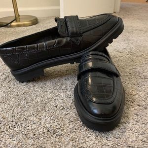 SCHUTZ BLACK CROC LEATHER LOAFERS - 7.5/8W
